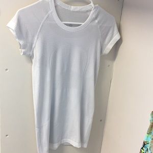 Lululemon swiftly tech short sleeve